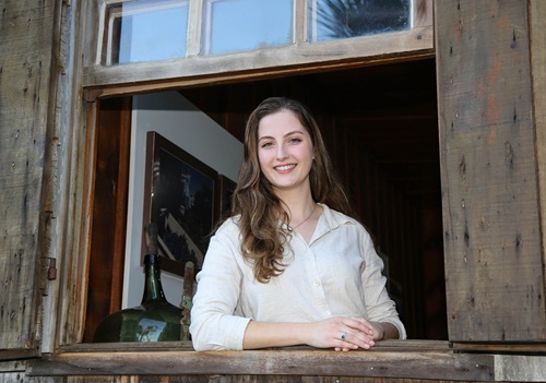Jovana Ecker Varela, representa Vinhedos Seguros, Menegatti Leilões e  PHD Guindastes-1748442911.jpg